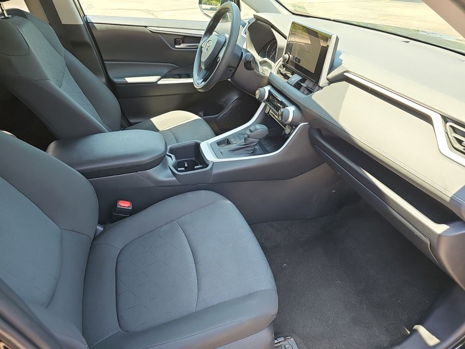 Used 2025 Toyota RAV4 XLE AWD/4WD image 10