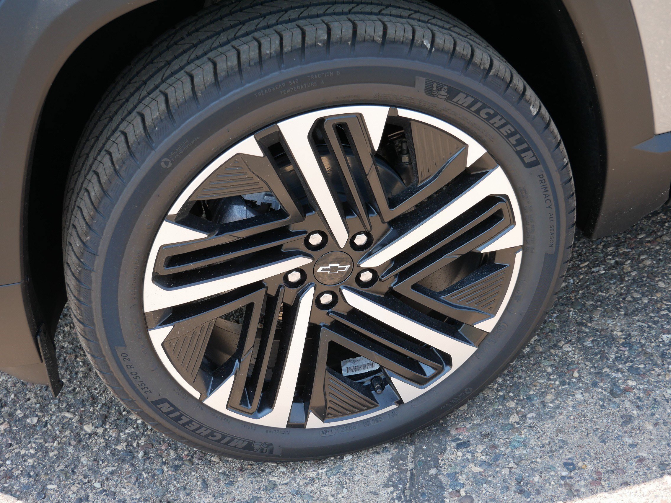 New 2027 Chevrolet Equinox RS w/ Safety and Technology Package AWD/4WD image 9