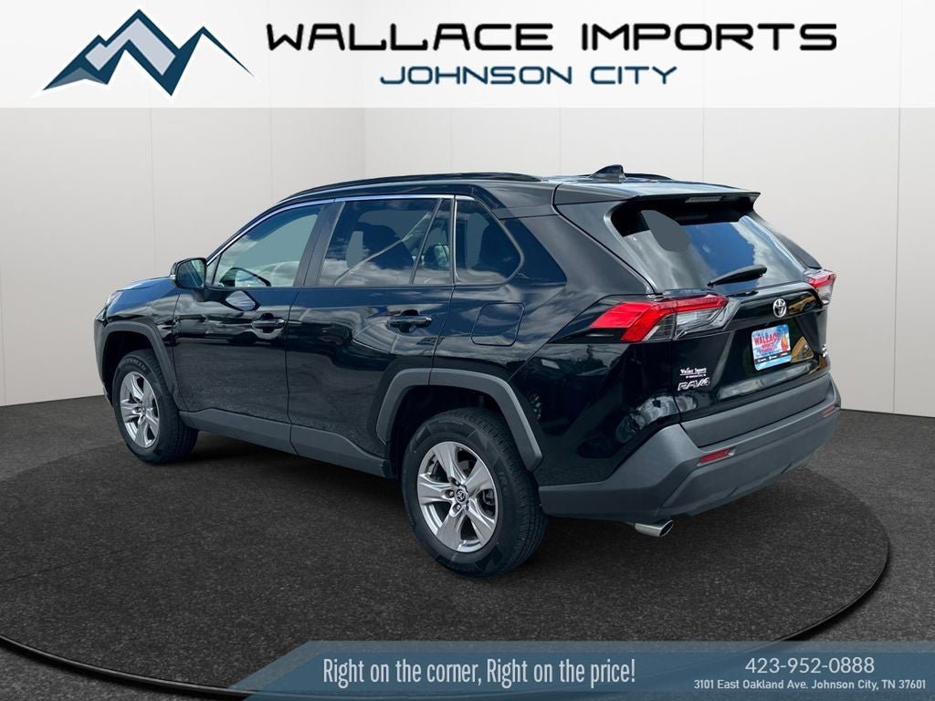 Used 2023 Toyota RAV4 XLE AWD/4WD image 3