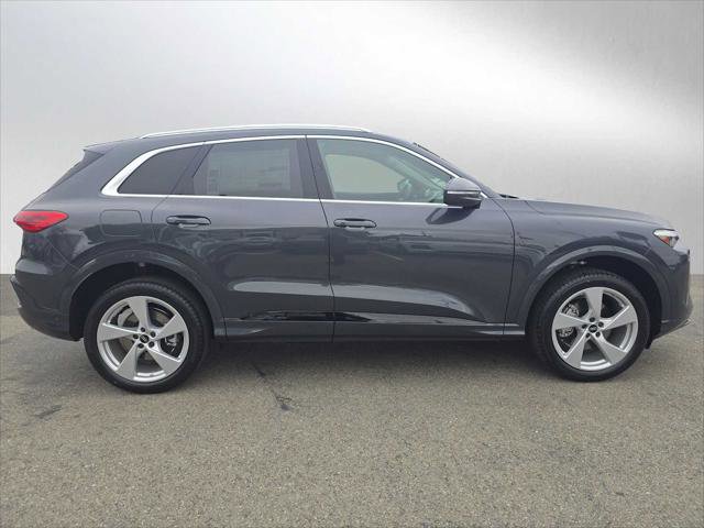 Used 2025 Audi Q5 Premium Plus w/ Premium Plus AWD/4WD image 2