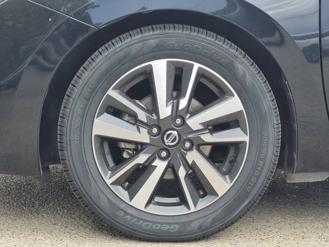 Used 2020 Nissan Versa SV FWD image 7