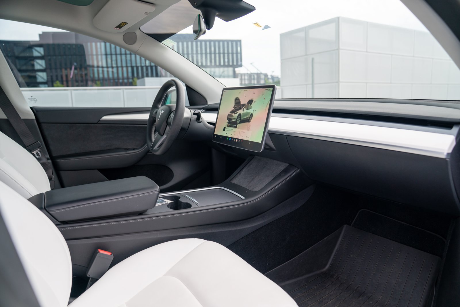 Used 2023 Tesla Model Y Long Range AWD/4WD image 24