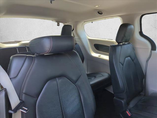Used 2019 Chrysler Pacifica Touring-L Plus w/ Advanced Safetytec Group FWD image 27