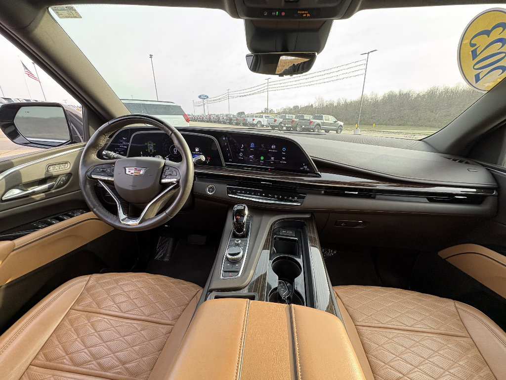 Used 2023 Cadillac Escalade Premium Luxury w/ LPO, Radiant Package AWD/4WD image 20