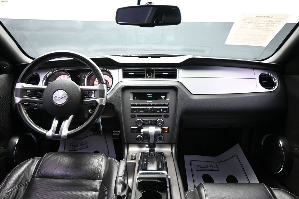 Used 2010 Ford Mustang Coupe RWD image 12