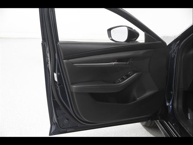 Certified 2025 MAZDA MAZDA3 s Sport FWD image 4