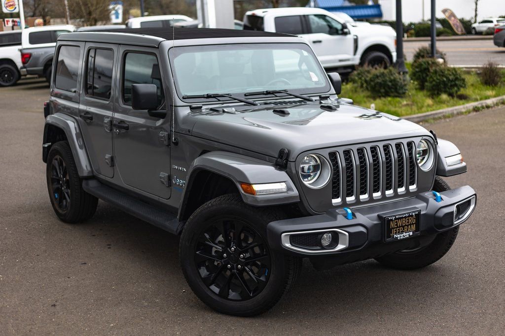 Used 2022 Jeep Wrangler Unlimited Sahara w/ Cold Weather Group image 2
