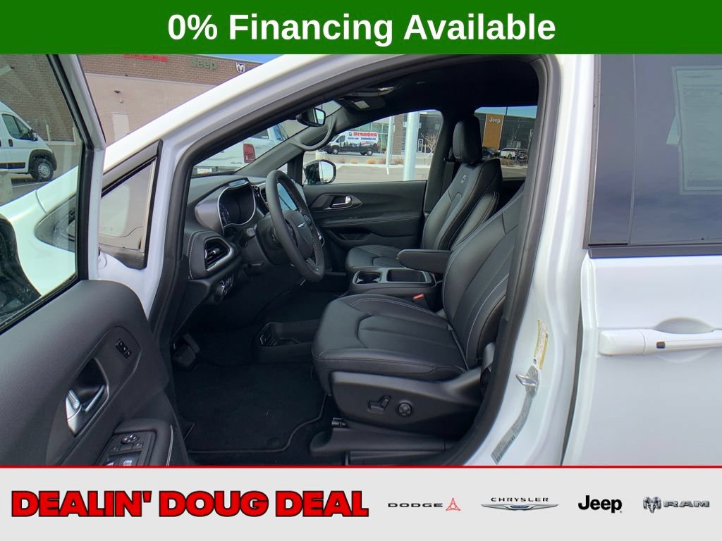 New 2026 Chrysler Pacifica Select w/ S Appearance Package AWD/4WD image 9