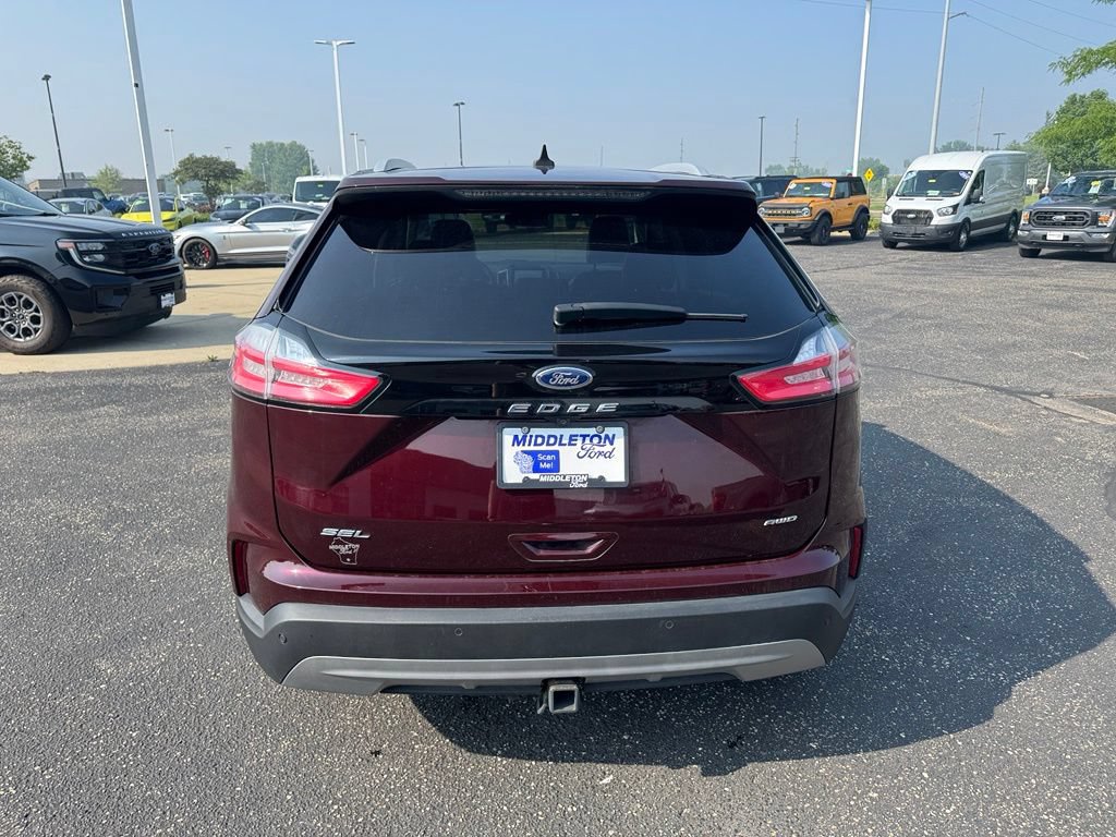 Certified 2024 Ford Edge SEL w/ Convenience Package AWD/4WD image 4