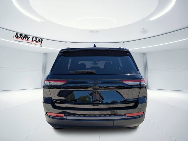 New 2026 Jeep Grand Cherokee Altitude image 4