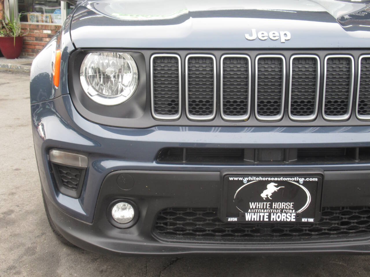 Used 2023 Jeep Renegade Latitude w/ Premium Group AWD/4WD image 3