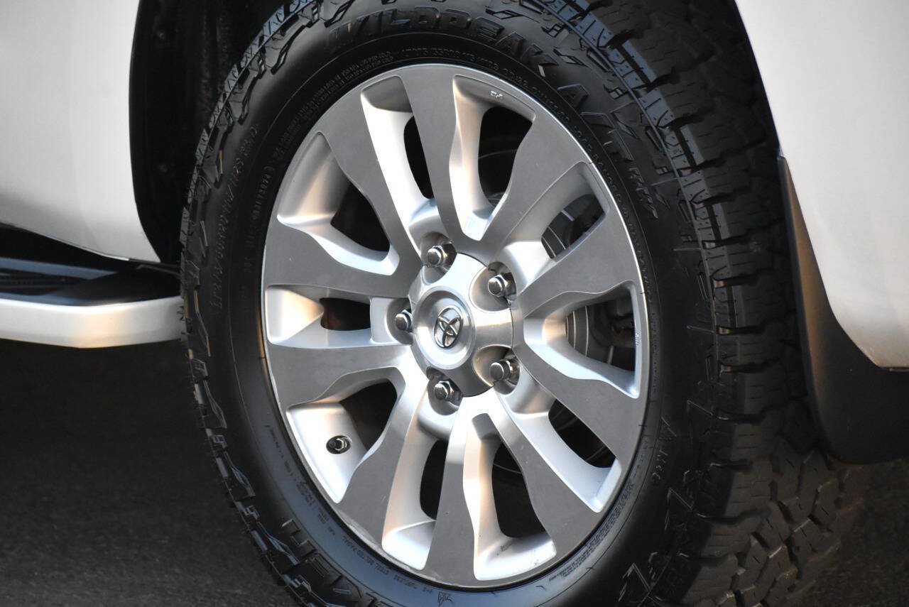 Used 2013 Toyota Sequoia Platinum AWD/4WD image 13