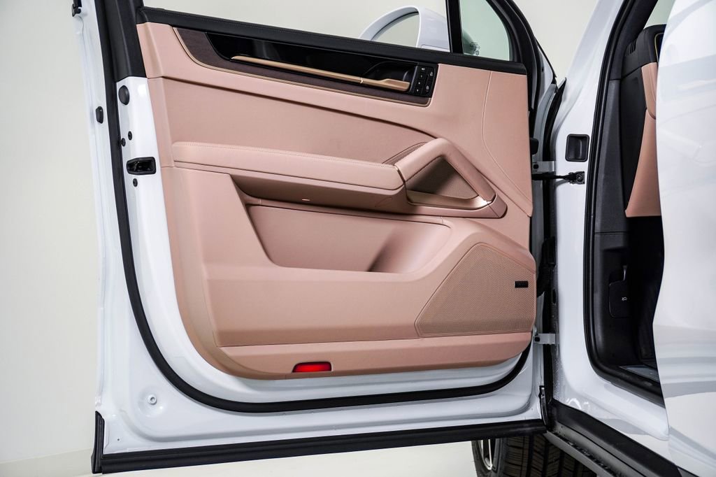 New 2026 Porsche Cayenne image 25