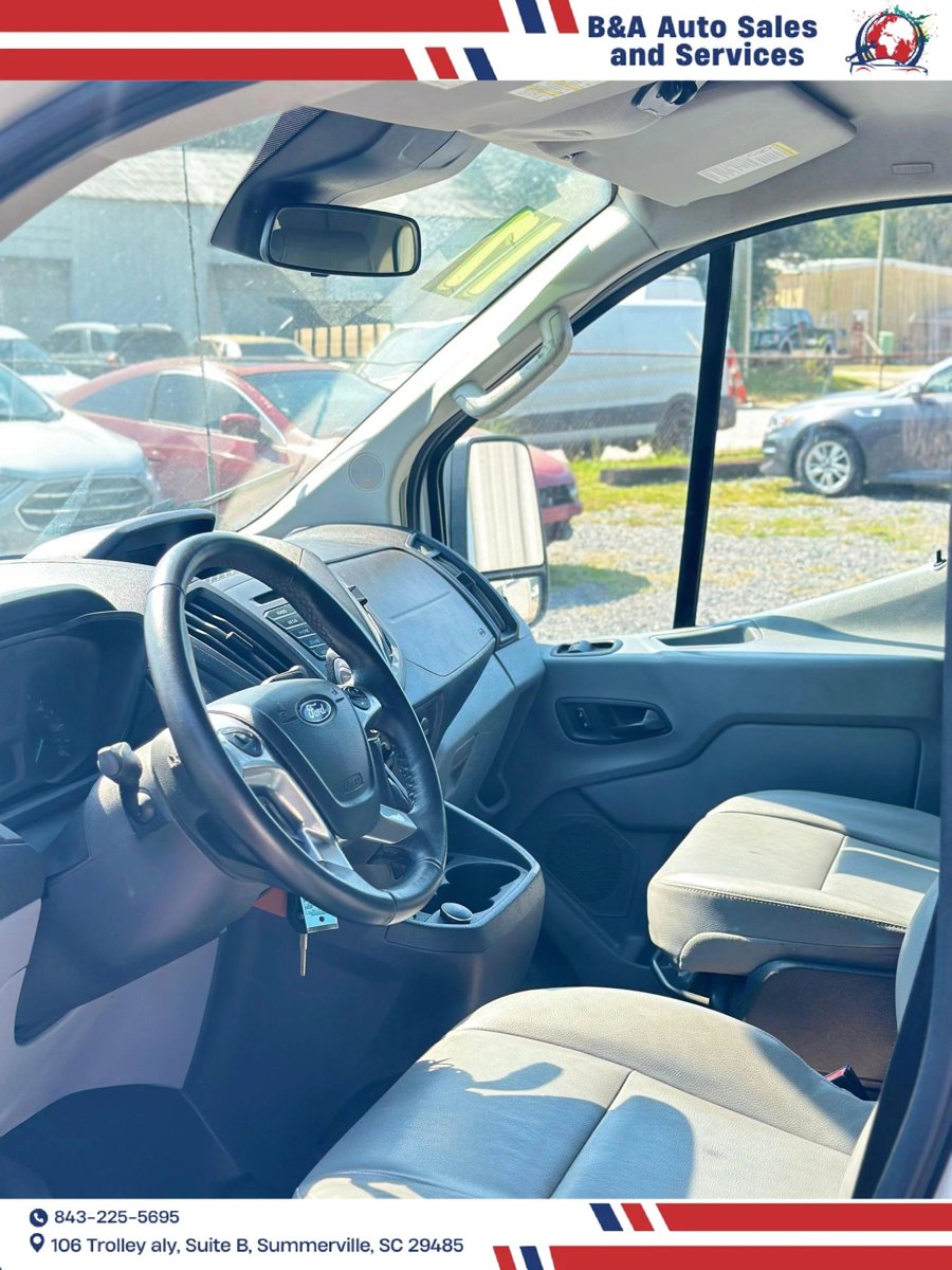 Used 2017 Ford Transit 150 XL RWD image 3
