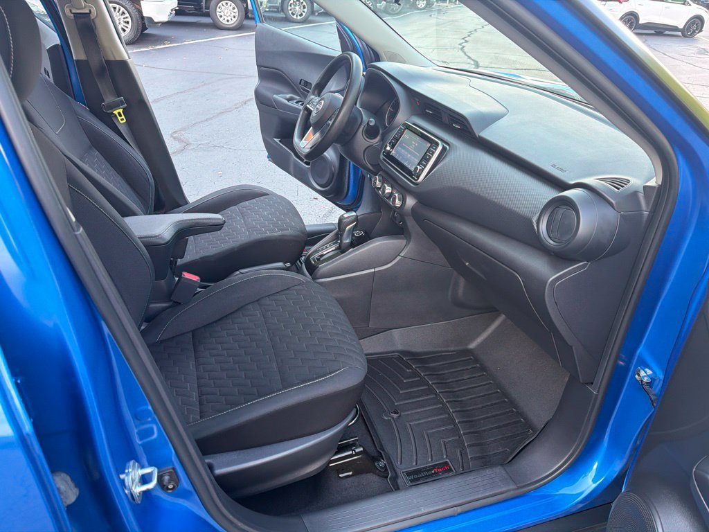 Used 2022 Nissan Kicks S FWD image 16