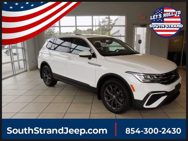 Used 2022 Volkswagen Tiguan SE AWD/4WD image 1