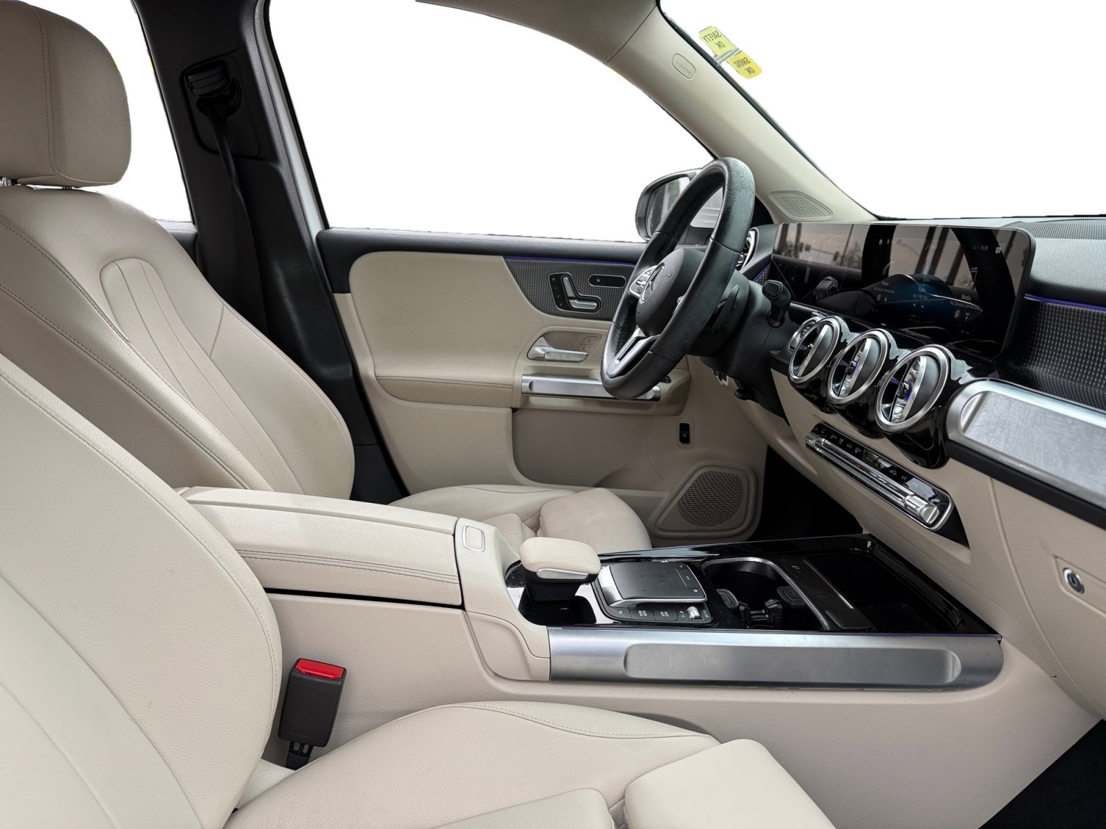 Used 2022 Mercedes-Benz GLB 250 w/ Premium Package Lite image 14