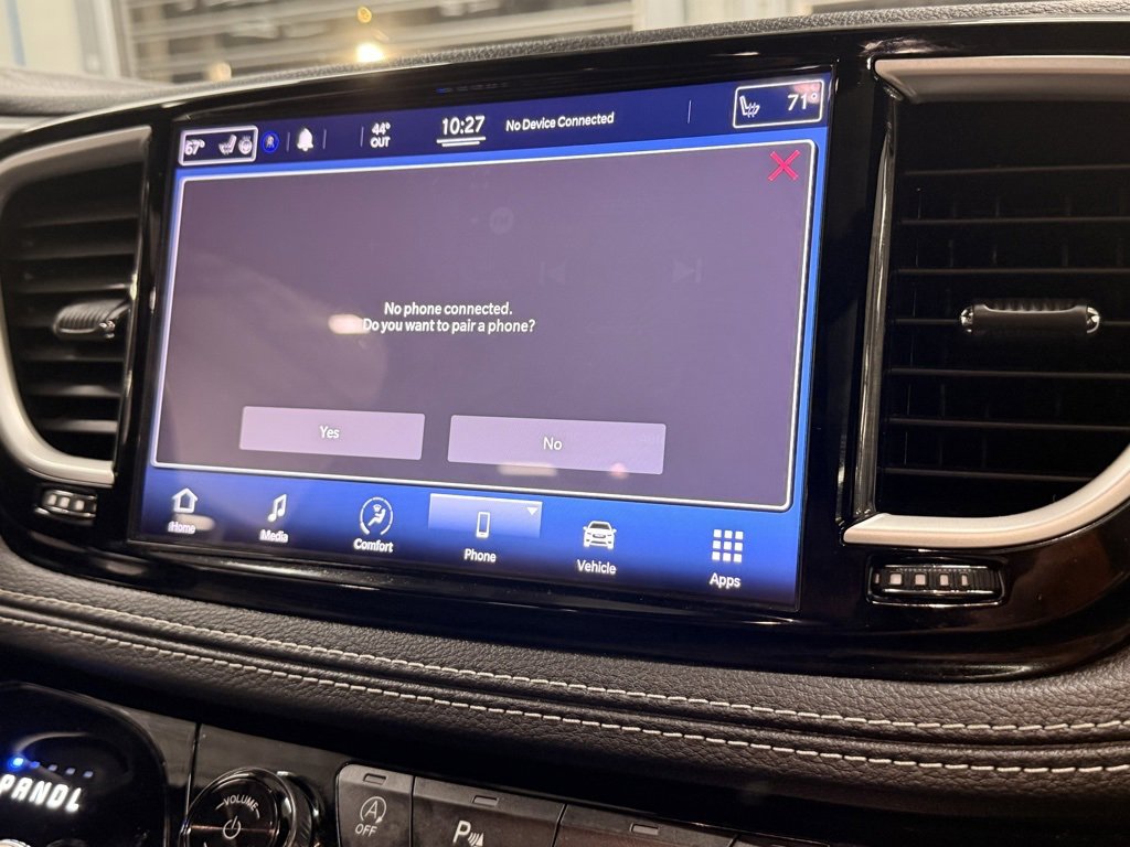 Used 2021 Chrysler Pacifica Touring-L w/ Uconnect Theater Family Group image 40