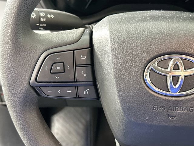 Used 2025 Toyota Sienna LE image 19