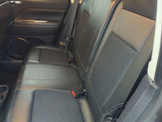 Used 2017 Jeep Compass Latitude FWD image 20