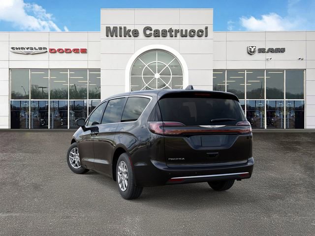 New 2026 Chrysler Pacifica Select image 4