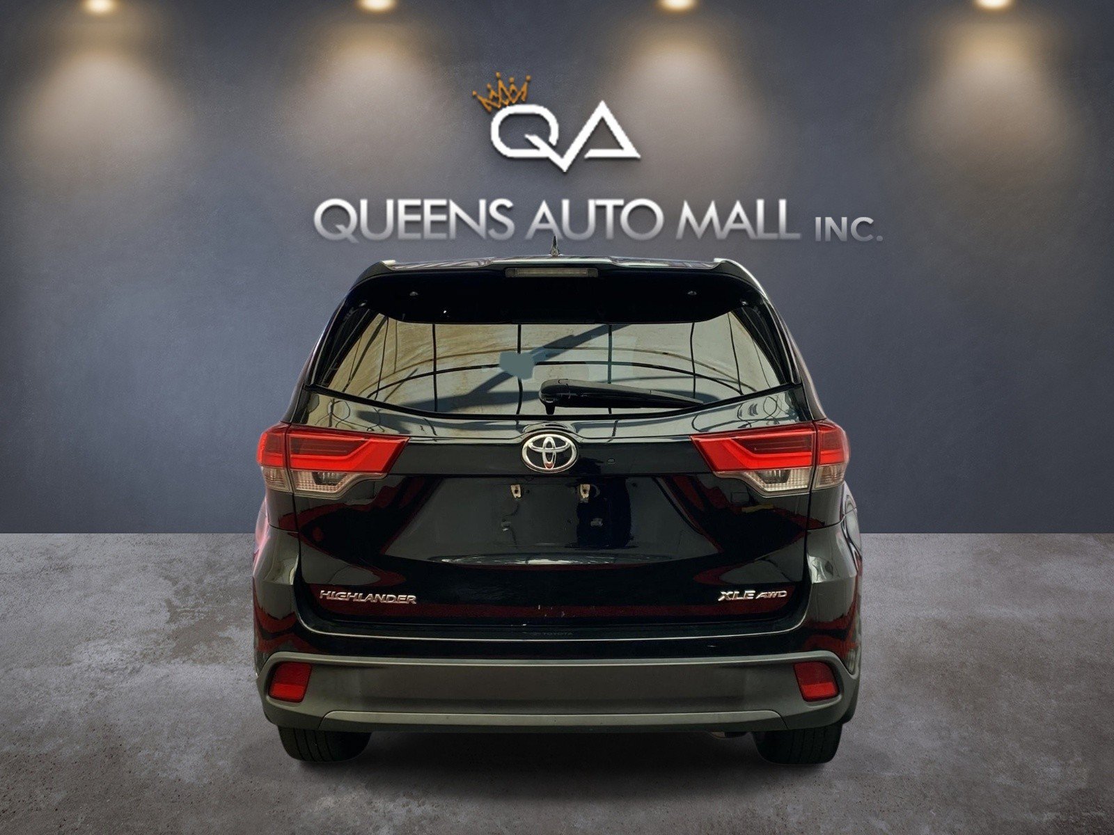 Used 2019 Toyota Highlander XLE AWD/4WD image 5