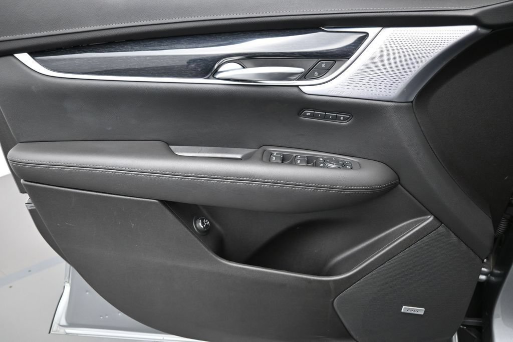 Certified 2024 Cadillac XT5 Premium Luxury AWD/4WD image 9