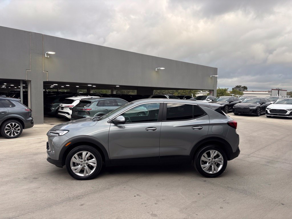Used 2025 Buick Encore GX Preferred AWD/4WD image 14