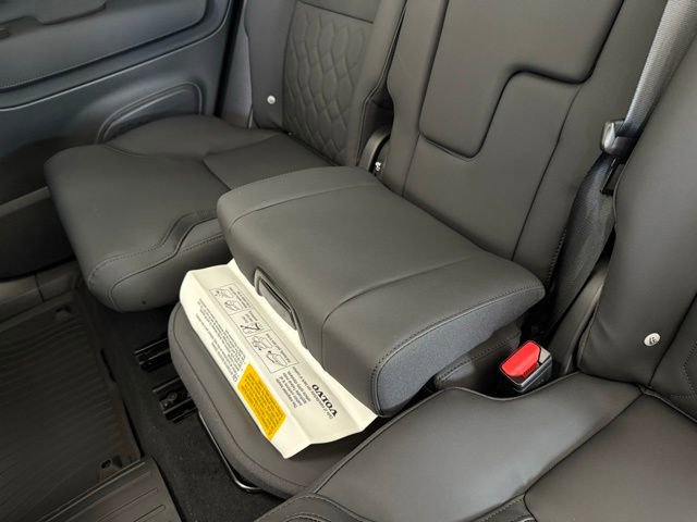 New 2026 Volvo XC90 B5 Plus w/ Protection Package image 25