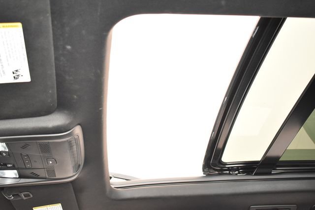 Used 2024 Cadillac XT6 Premium Luxury AWD/4WD image 22