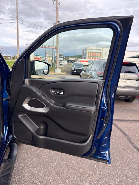 Certified 2022 Nissan Frontier SV AWD/4WD image 16