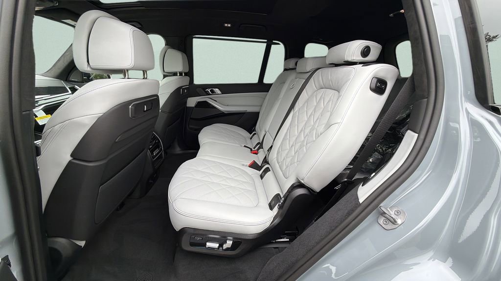 New 2026 BMW X7 xDrive40i image 17