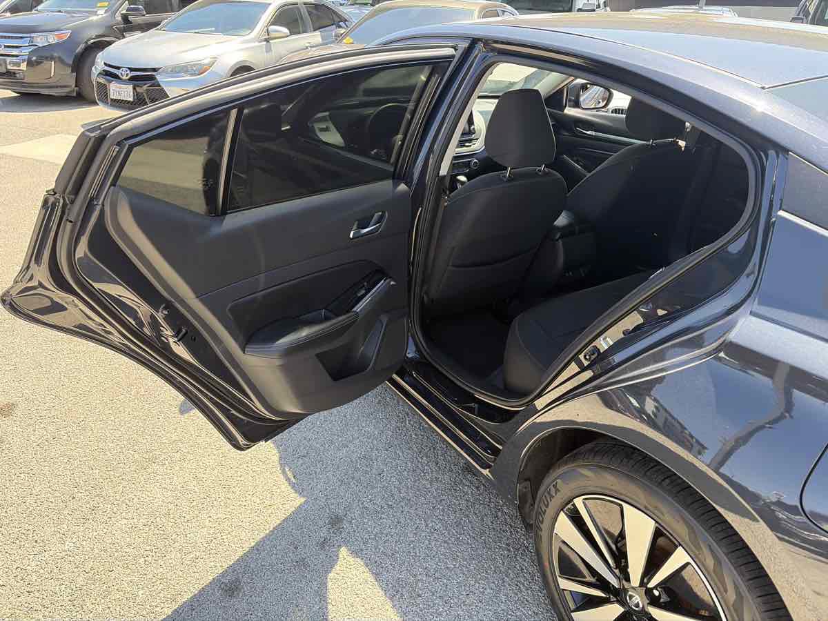 Used 2021 Nissan Altima 2.5 SV FWD image 11