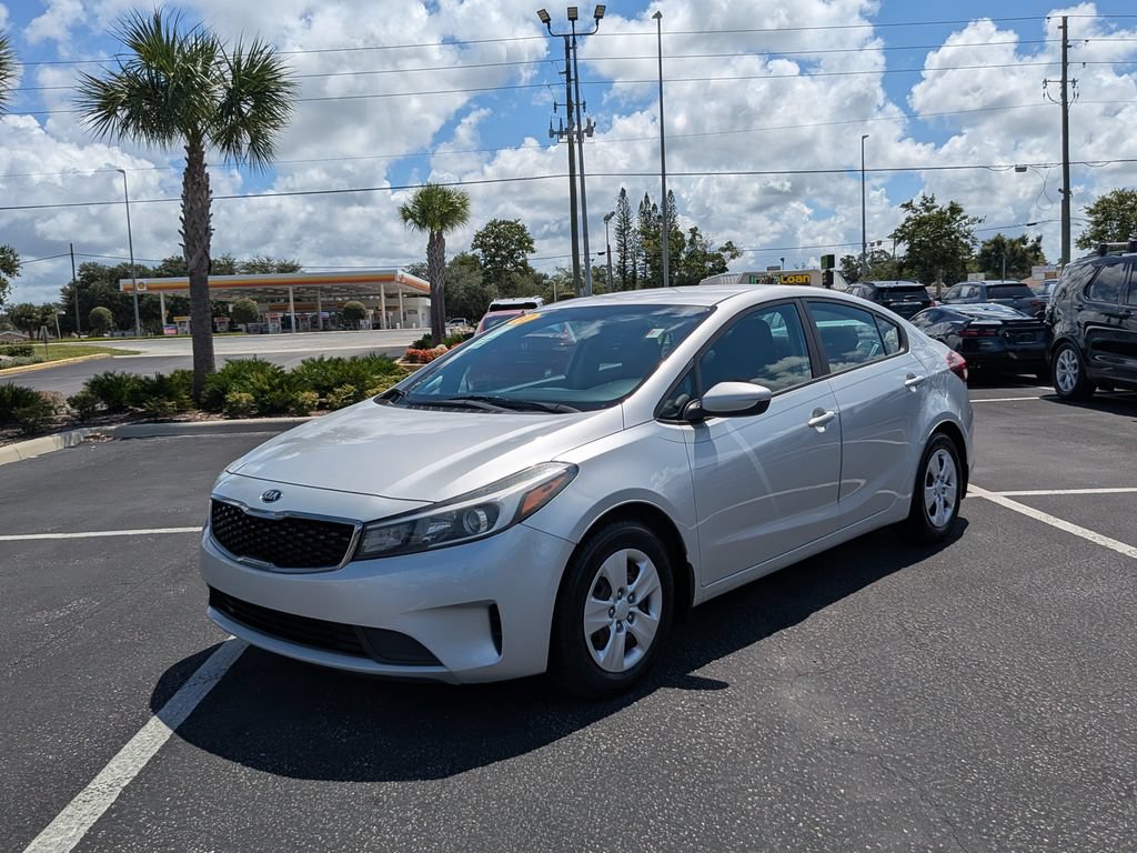 Used 2017 Kia Forte LX FWD image 5