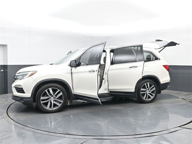 Used 2017 Honda Pilot Touring image 55