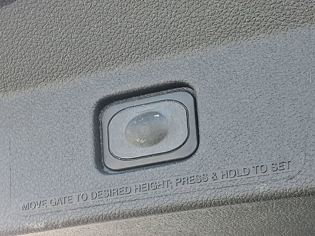 Used 2019 Ford Explorer Limited w/ Ford Safe & Smart Package image 30