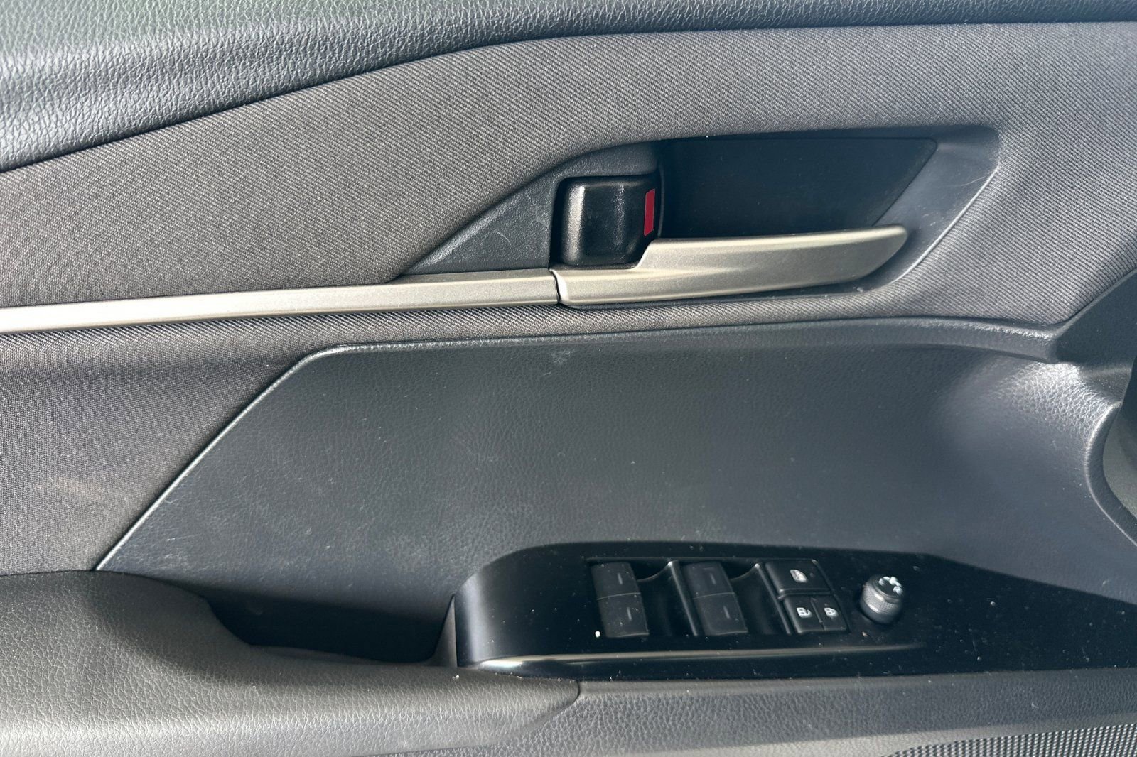Certified 2025 Toyota Camry LE FWD image 11