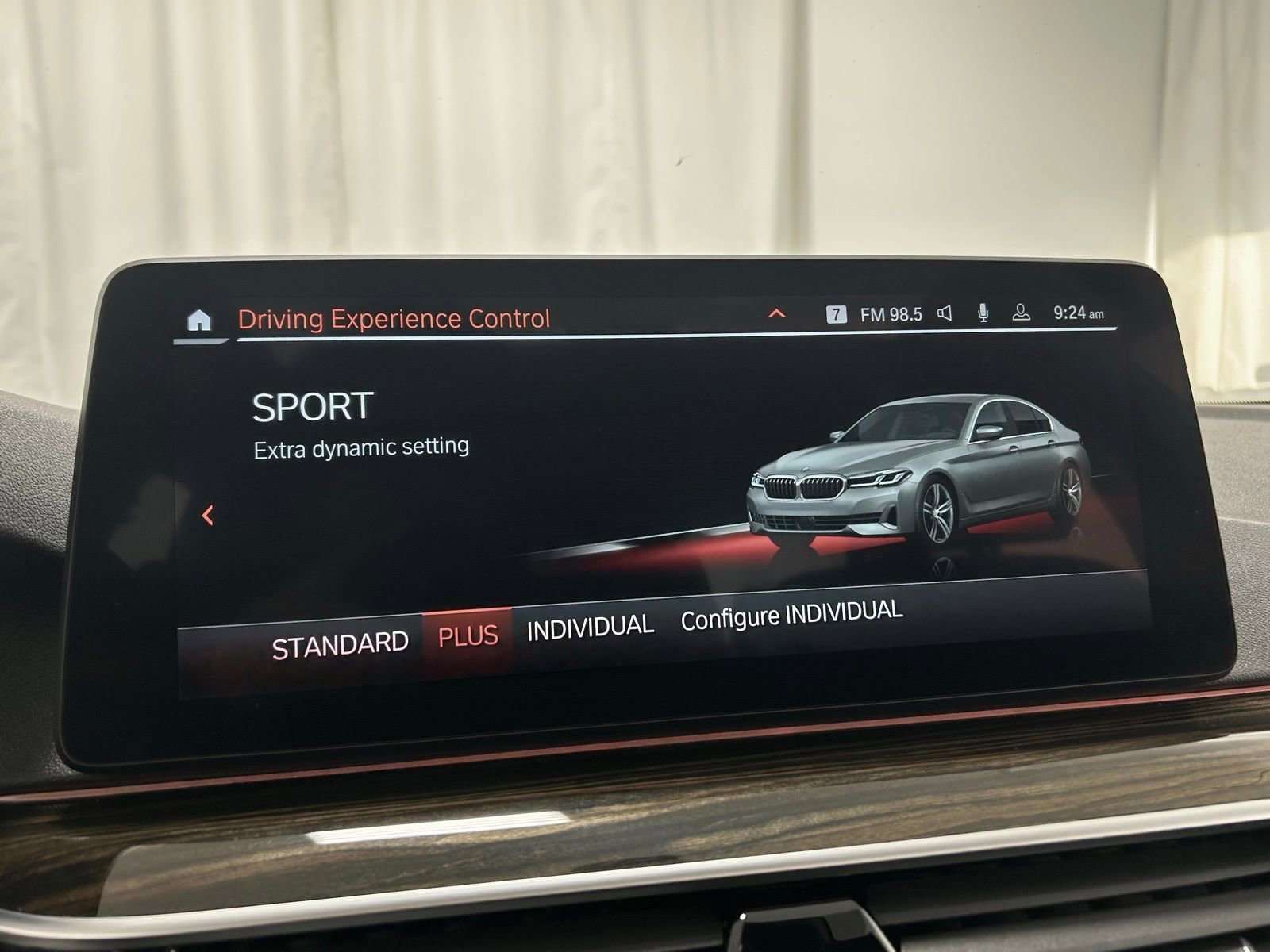 Used 2023 BMW 540i xDrive w/ Premium Package image 16