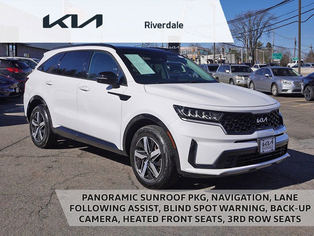 Used 2022 Kia Sorento S w/ Panoramic Sunroof Package