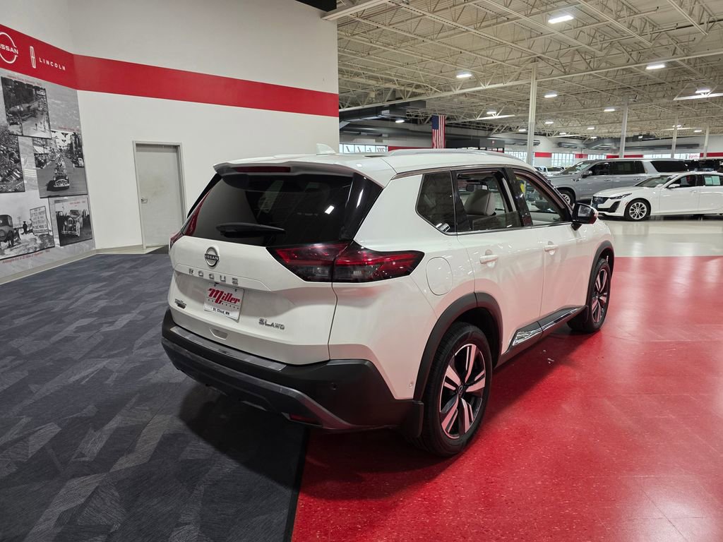 Used 2023 Nissan Rogue SL w/ SL Premium Package AWD/4WD image 3