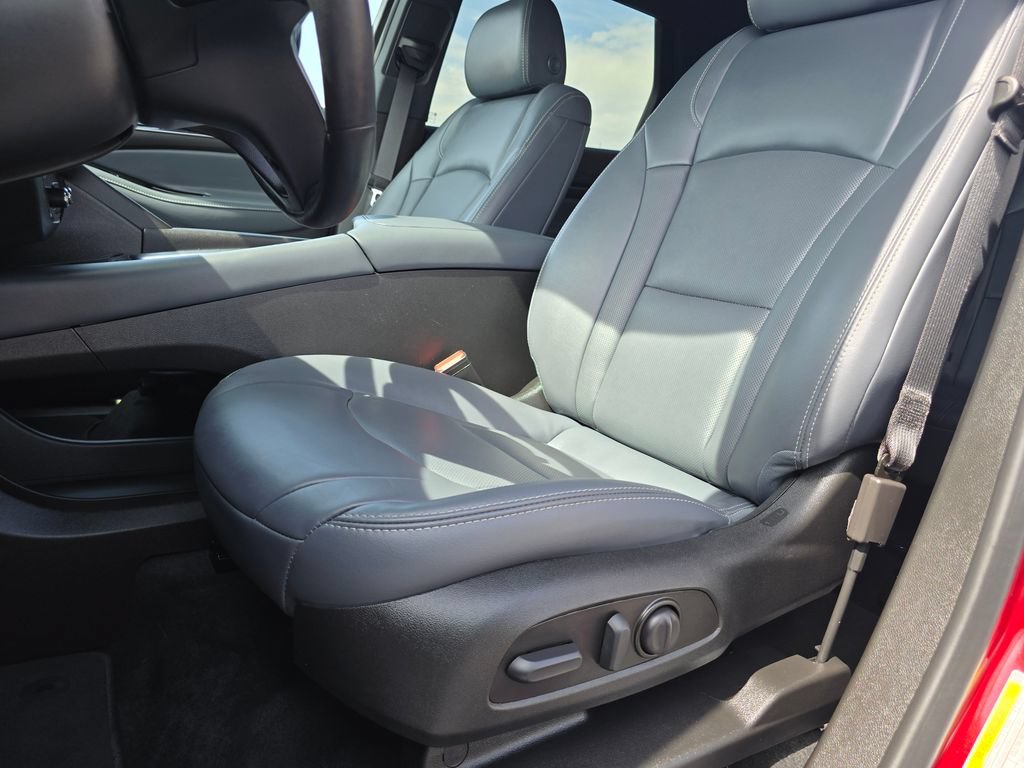 Used 2023 Buick Enclave Essence w/ Sport Touring Edition AWD/4WD image 24