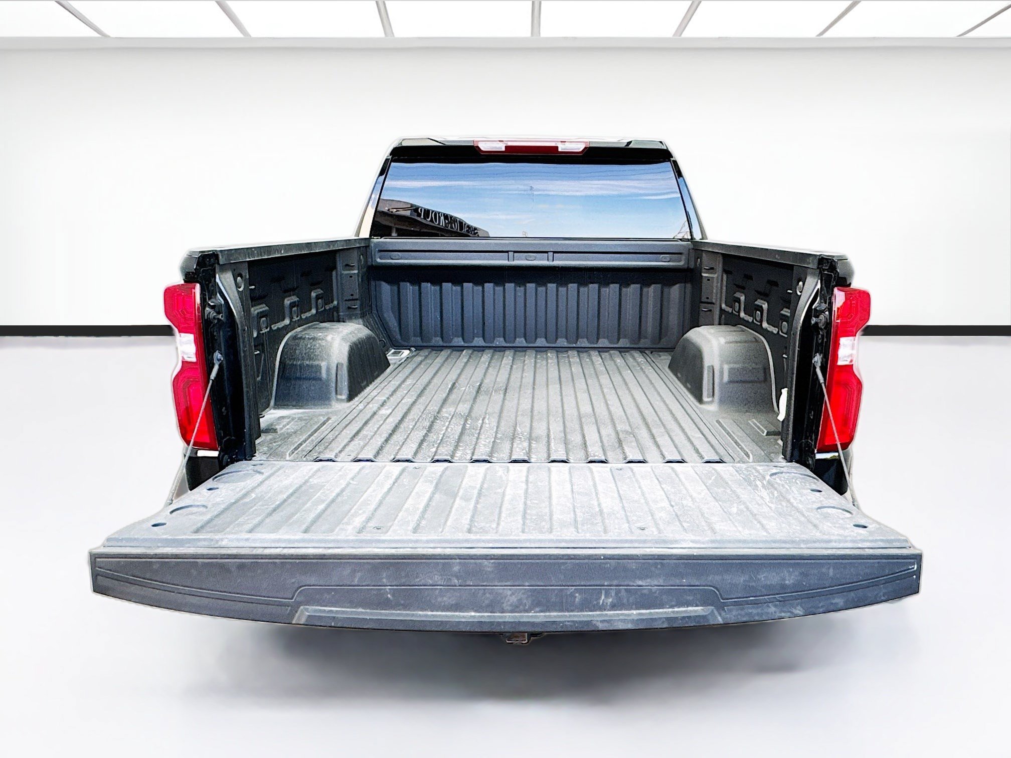 Used 2024 Chevrolet Silverado 1500 RST AWD/4WD image 17