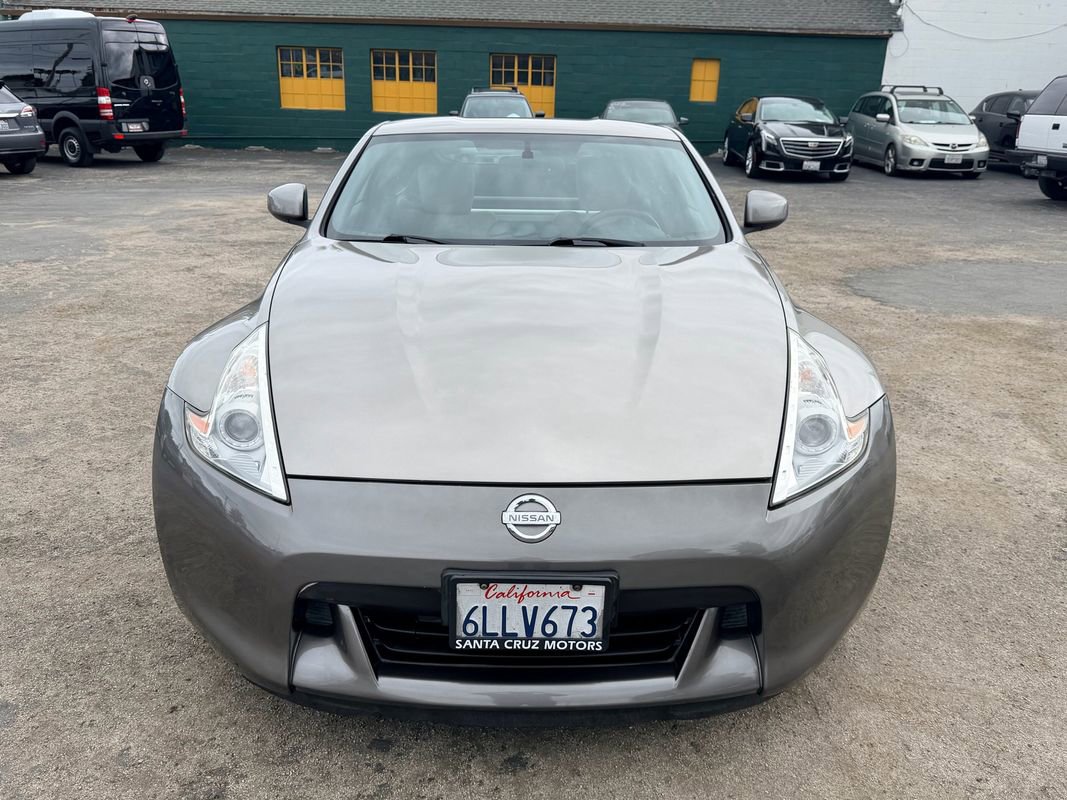 Used 2009 Nissan 370Z Touring w/ Sport Pkg RWD image 2