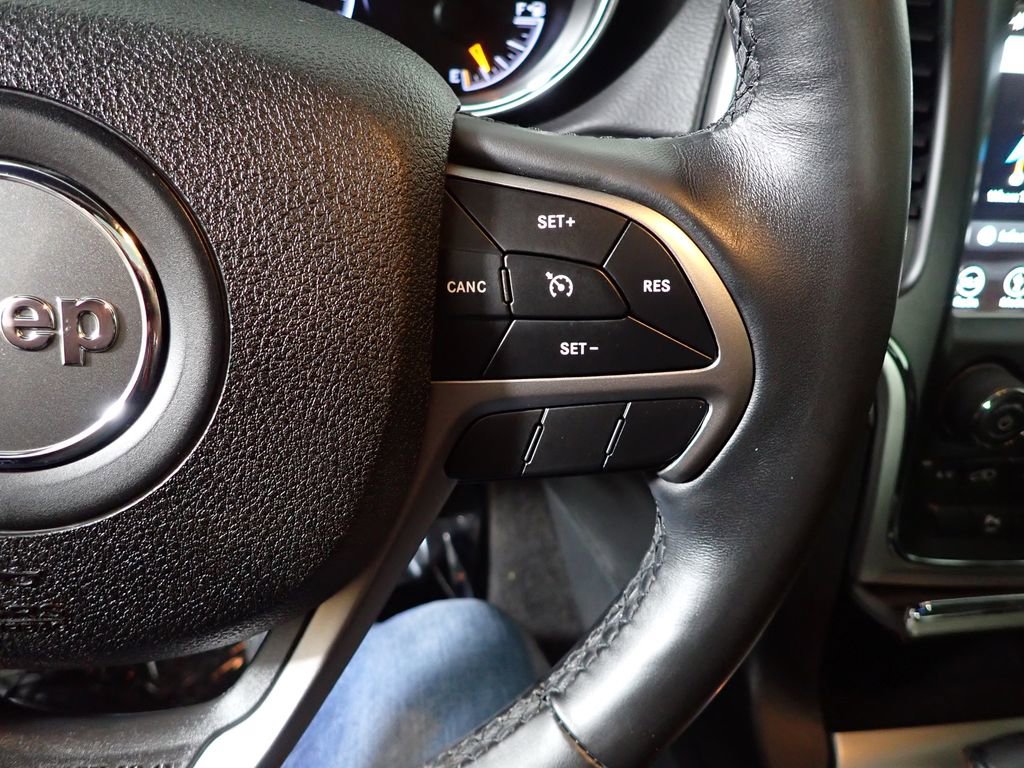 Used 2018 Jeep Grand Cherokee Altitude image 31