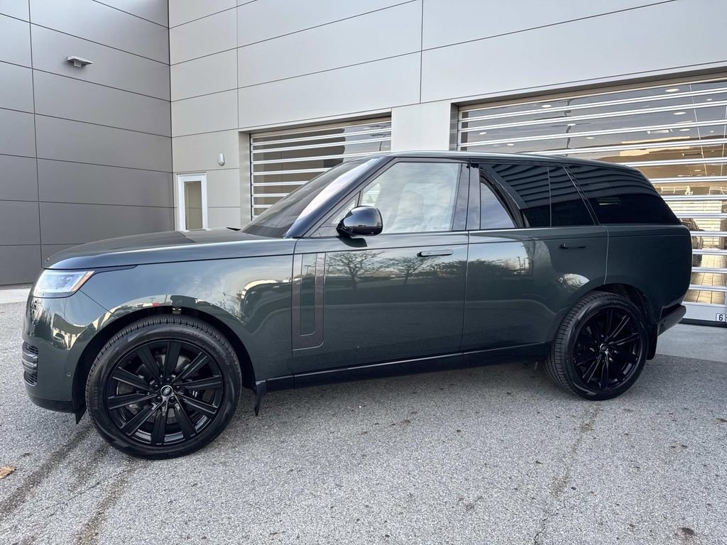 Used 2023 Land Rover Range Rover SE AWD/4WD image 3