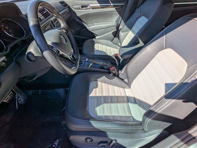 Used 2018 Volkswagen Passat GT image 15