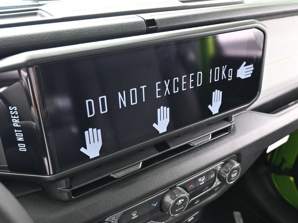 New 2026 Jeep Gladiator Sport AWD/4WD image 18