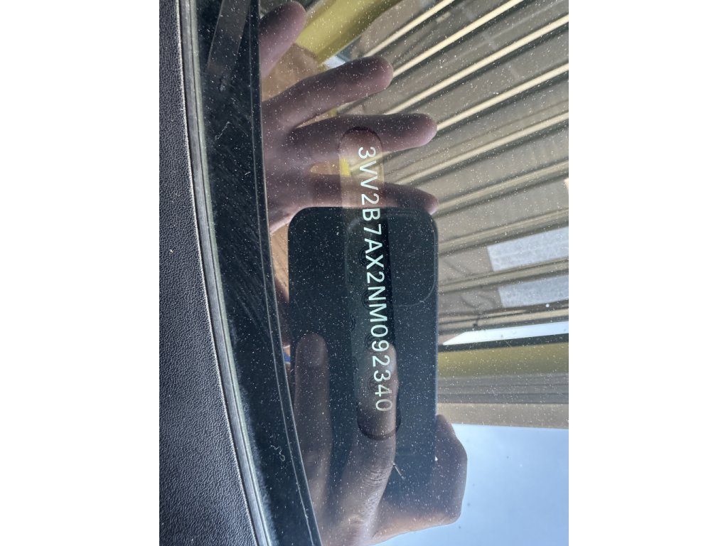 Used 2022 Volkswagen Tiguan SE w/ Panoramic Sunroof Package image 43