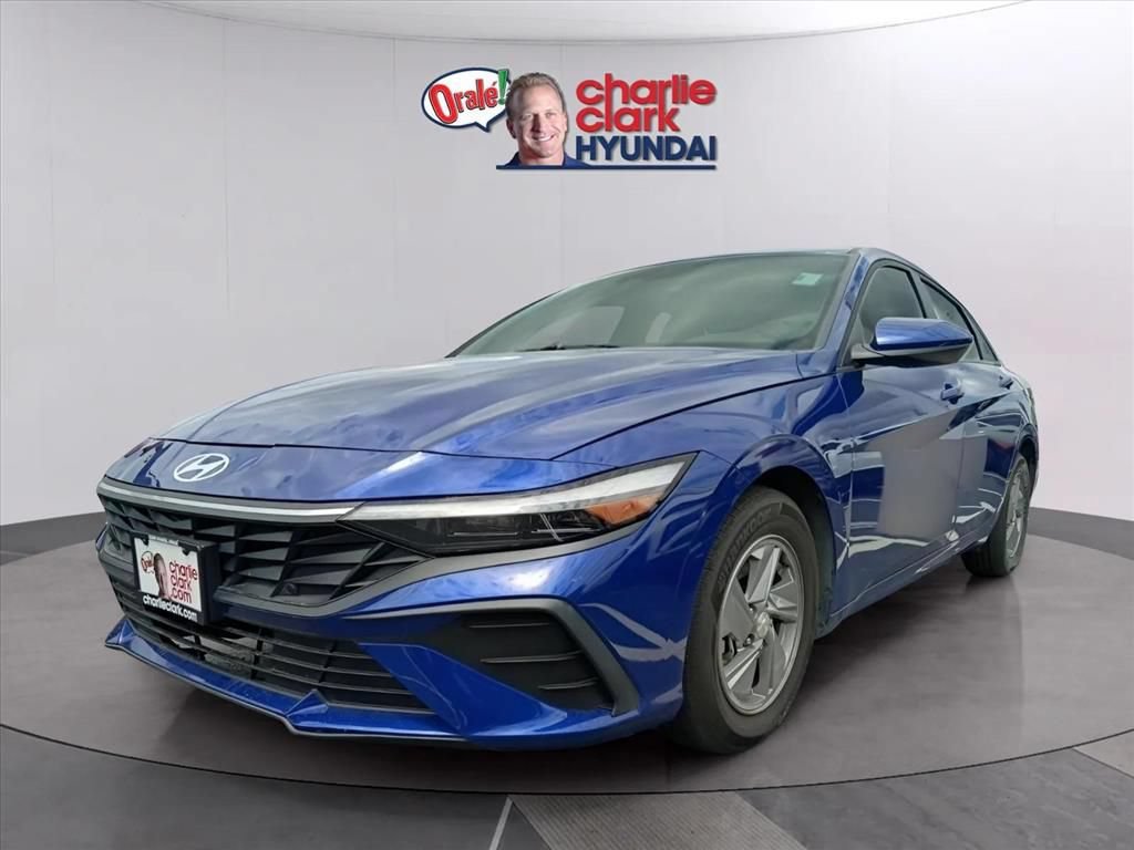 Used 2024 Hyundai Elantra SE