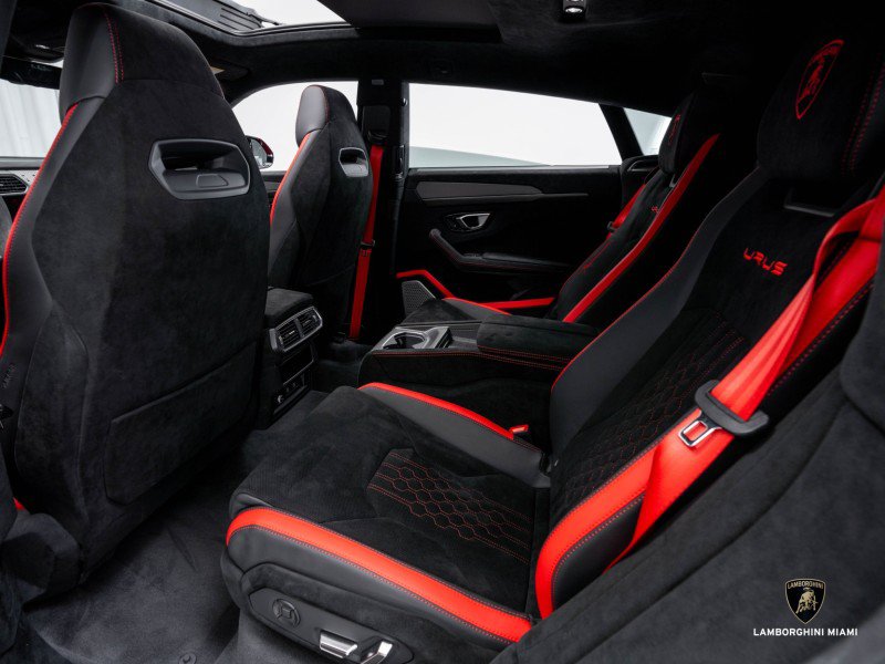 Used 2023 Lamborghini Urus Performante AWD/4WD image 51